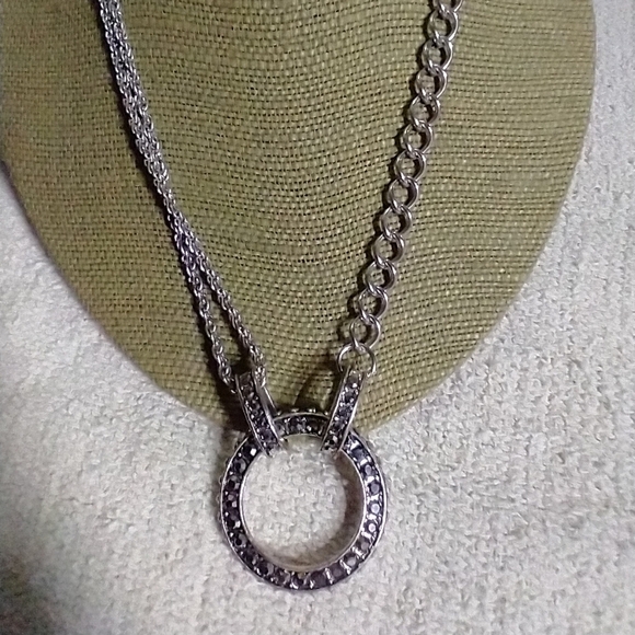 Silvertone dark crystals circle ⭕ chain necklace - Picture 1 of 6